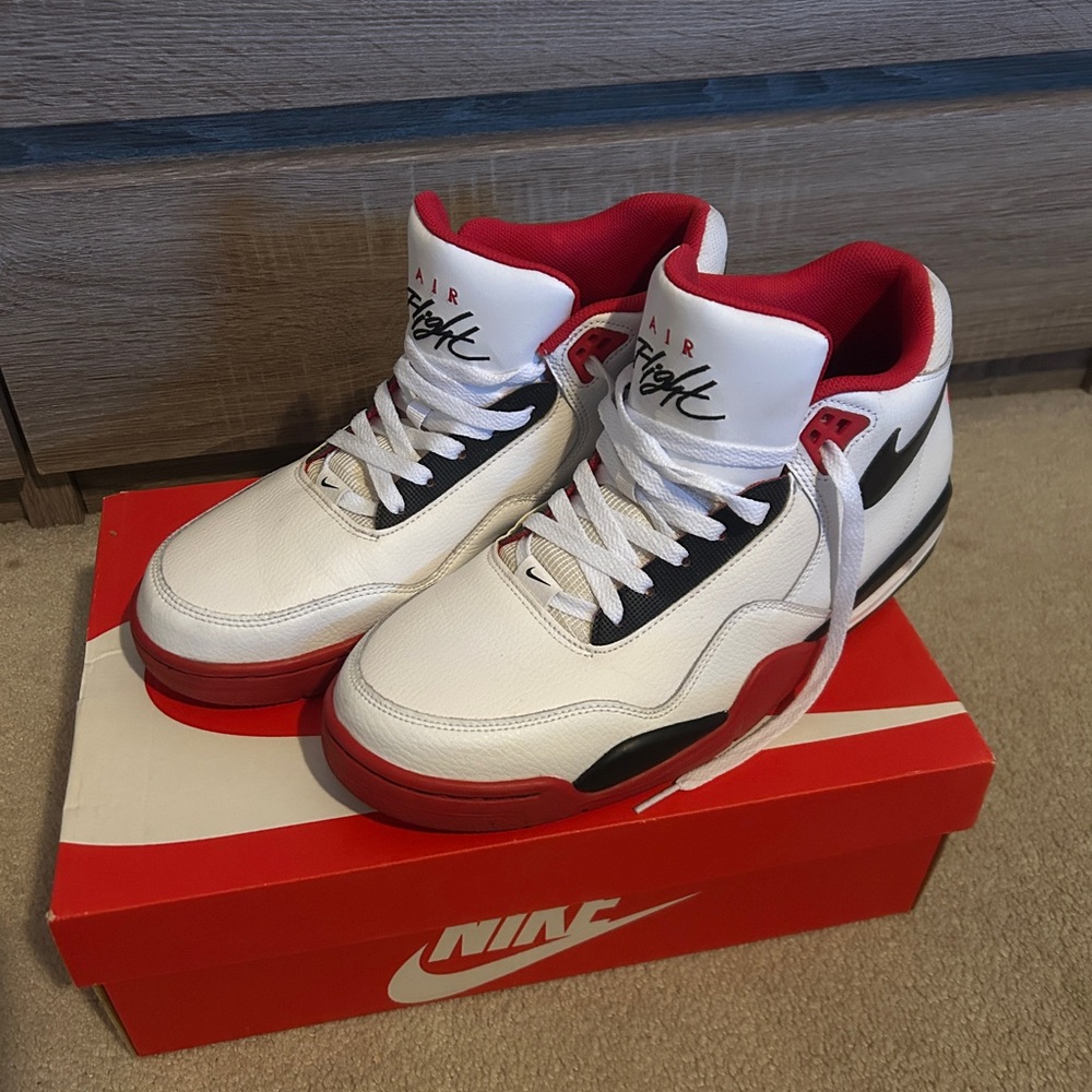 Nike Men's White Black Red Sneakers